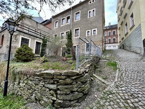 Apartmánový dům, 3 BJ+komerce 40 m2, 463m2, pozemek 590 m2, Annaberg-Buchholz, SRN, 25 min Klínovec